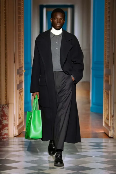 Look 15
